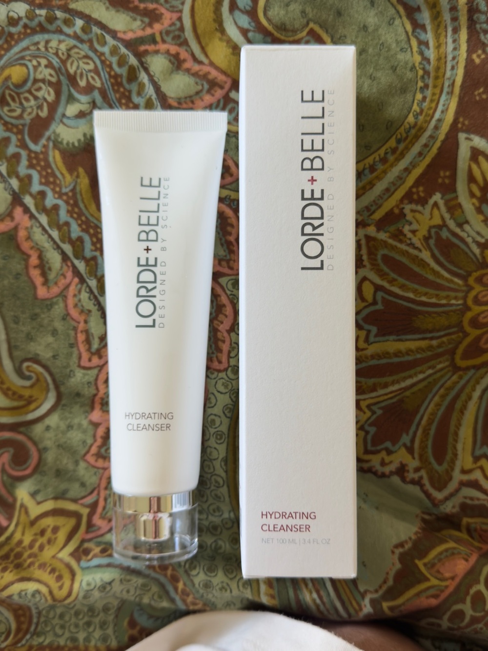 Lorde + Belle Hydrating Cleanser — White
